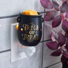 Trick or Treat Pluggable Warmer