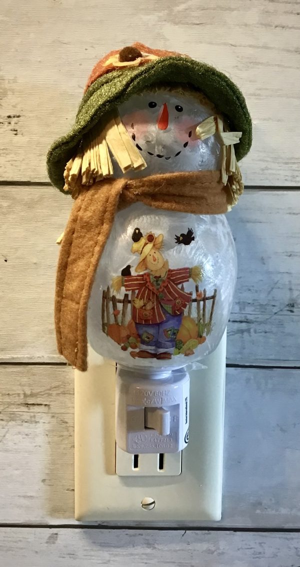 Scarecrow Nightlight w/Green Hat Brown Flower