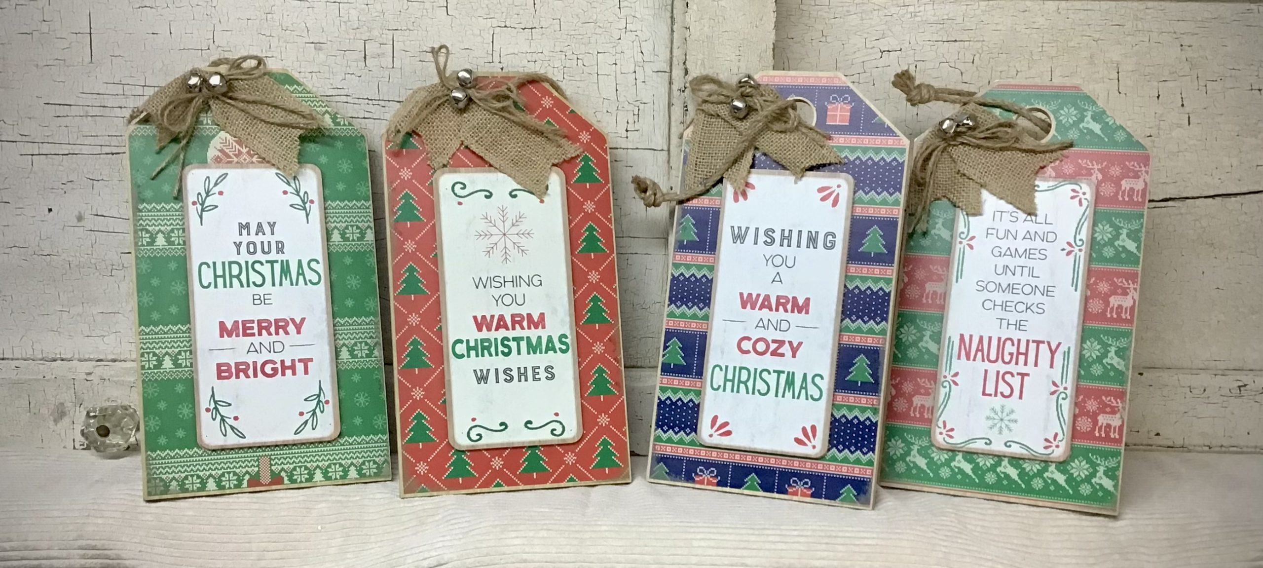 Sweater 3D Tag Easel Assorted